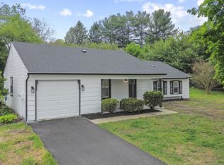 4 Alan Pl, Sicklerville, NJ 08081