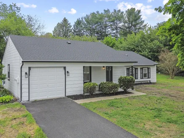 4 Alan Pl, Sicklerville, NJ 08081