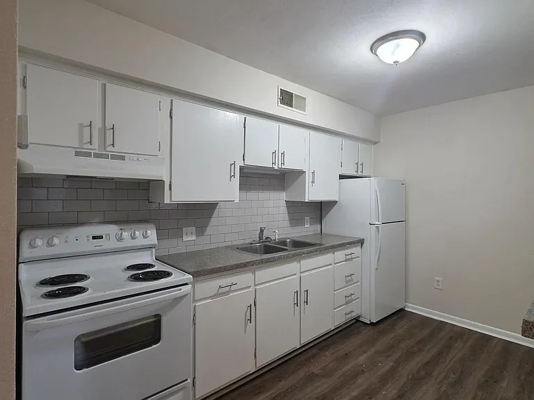 3620 Buckner Rd SW #5 — Photo 4