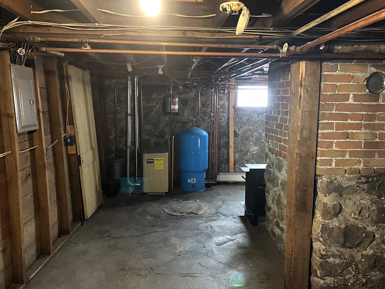 206 S 5th St — Photo 32