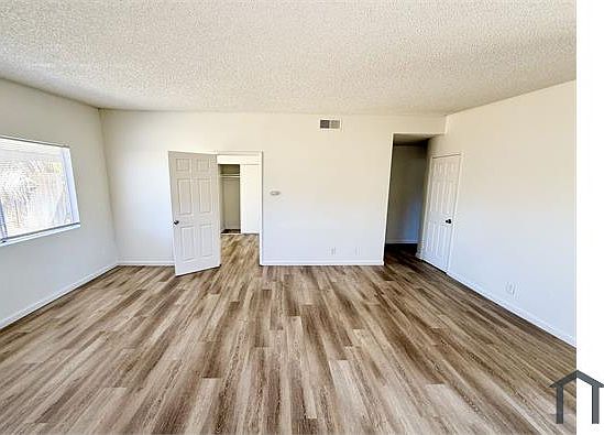 2nd image of 481 E Lancaster Blvd