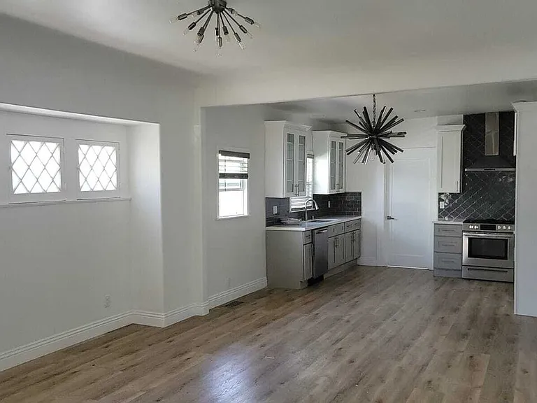 2926 Halldale Ave — Photo 14