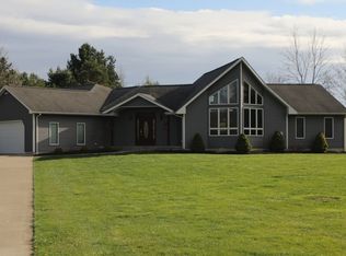 1665 Sturgeon Point Rd, Derby, NY 14047