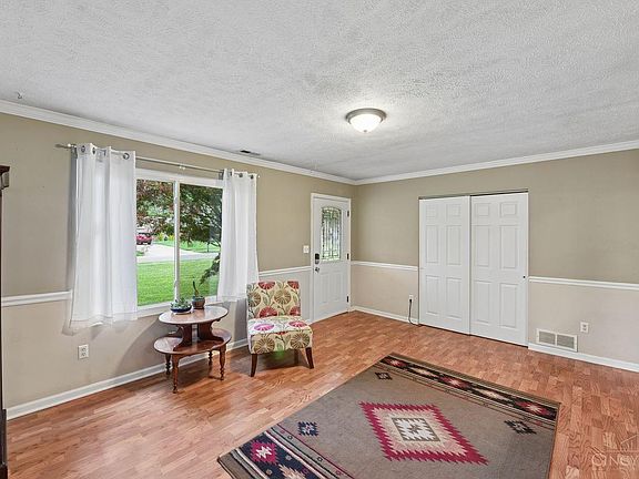 5th image of 5881 Wade Rd