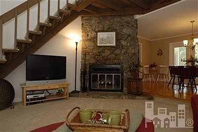 3rd image of 811 SE Brunswick Place