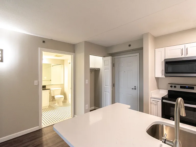 Cloverleaf Apartments — Photo 10