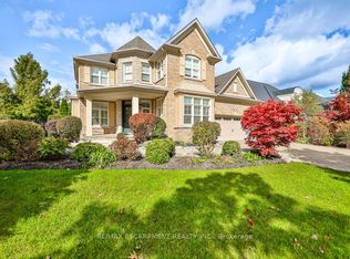 597 Hancock Way, Mississauga, ON L5H 4L6