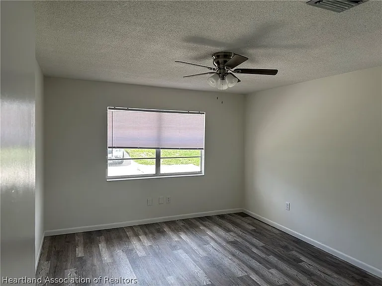 1834 Koy Dr — Photo 14