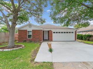 10105 Lone Eagle Dr, Fort Worth, TX 76108