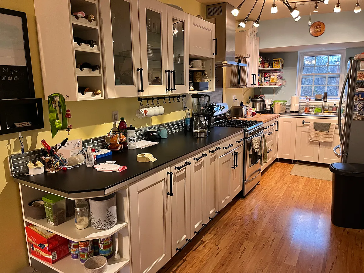 Beautiful kitchen! - Lake Shore Rd