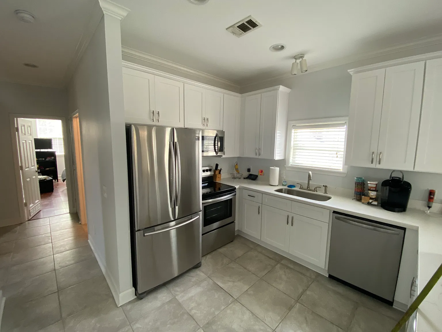 3 bed, 1379 sqft, $2,295 — Photo 2
