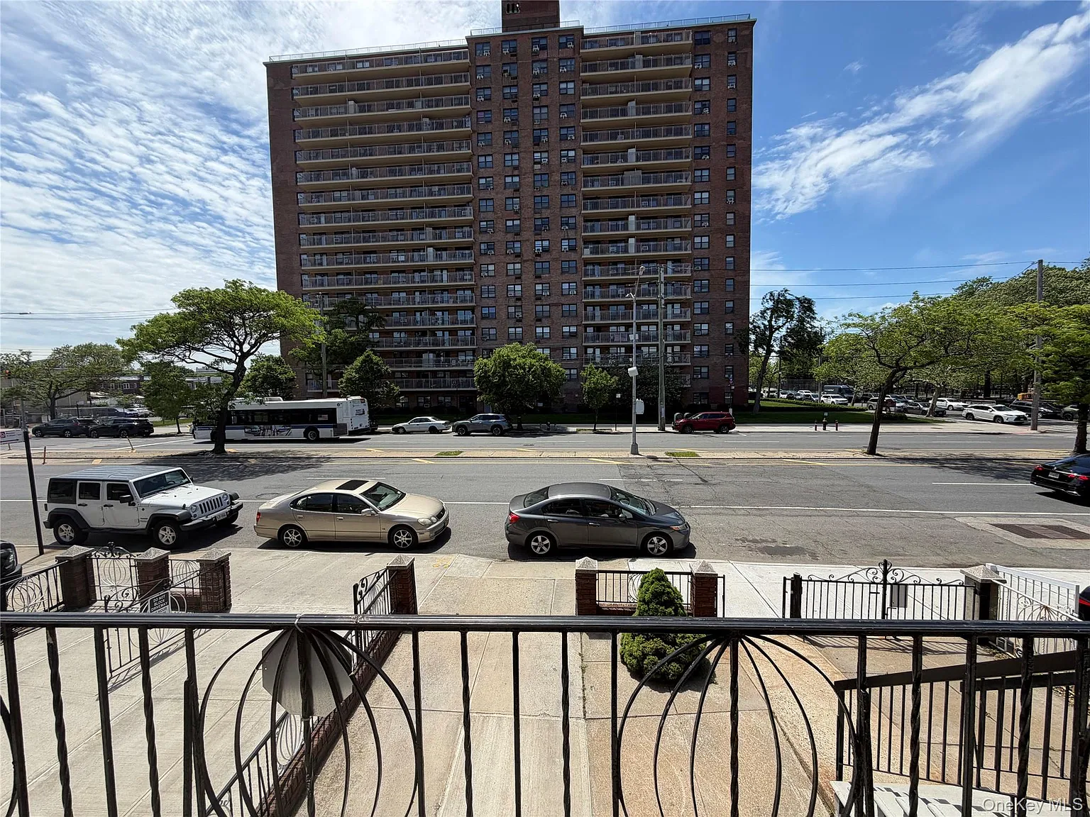 3 bed, 1.5 bath, 3190 sqft, $3,000 — Photo 2