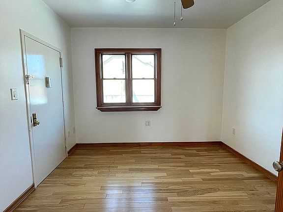 2nd image of 720A Leonard St #P