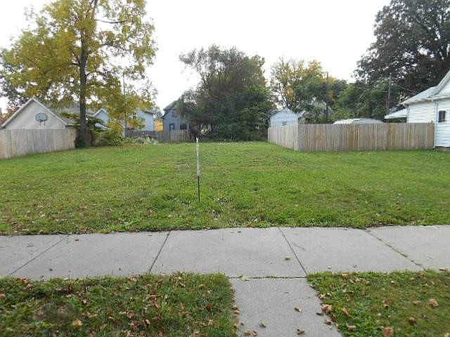 2nd image of 1435 Oakwood Ave