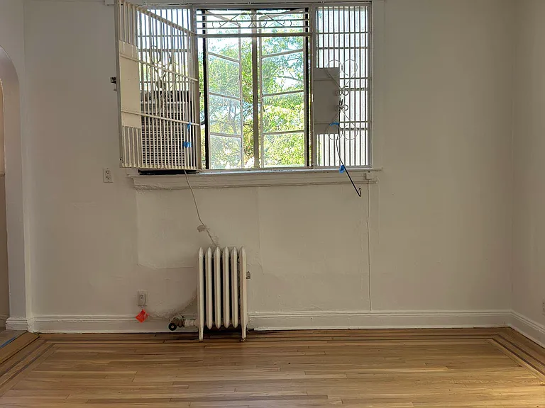 117 Henry St #5-R — Photo 4