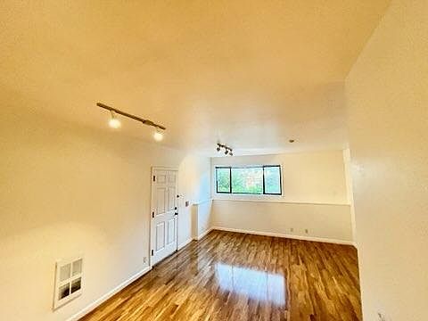 2nd image of 2546 Dexter Ave N #101