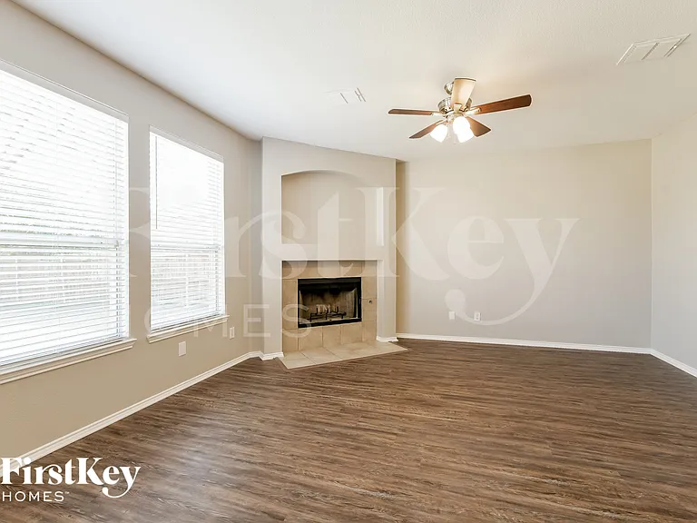 1412 Pine Ridge Rd — Photo 6