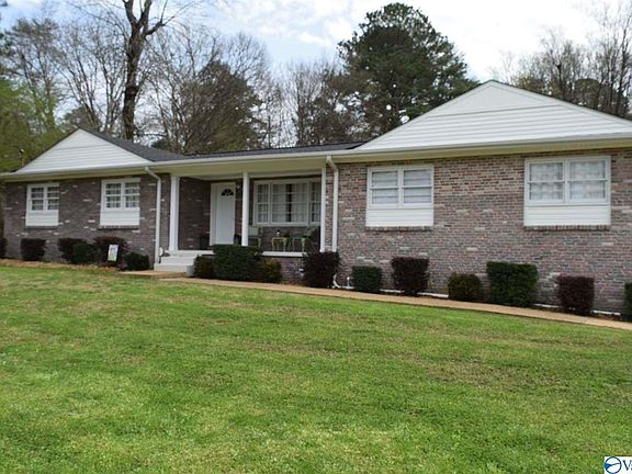 3rd image of 305 Noccalula Dr