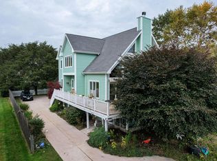 9838 Lakeshore Dr, Pleasant Prairie, WI 53158