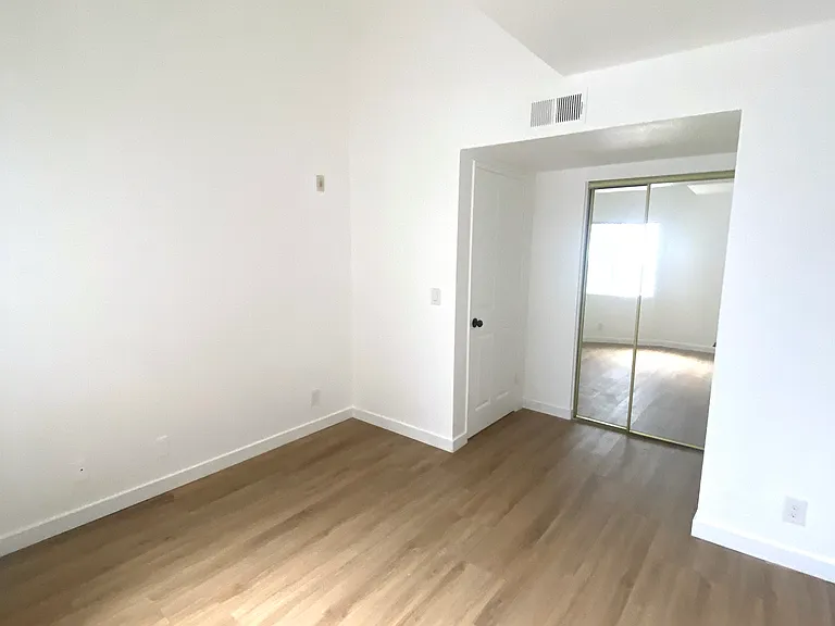 5617 Carlton Way #204 — Photo 8