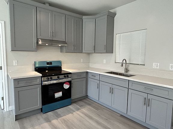 4th image of 9935 Marshall St #9925