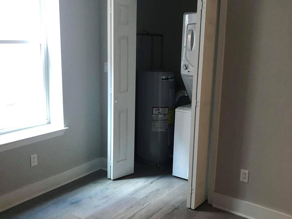 2nd image of 1532 Mount Vernon St Floor 2