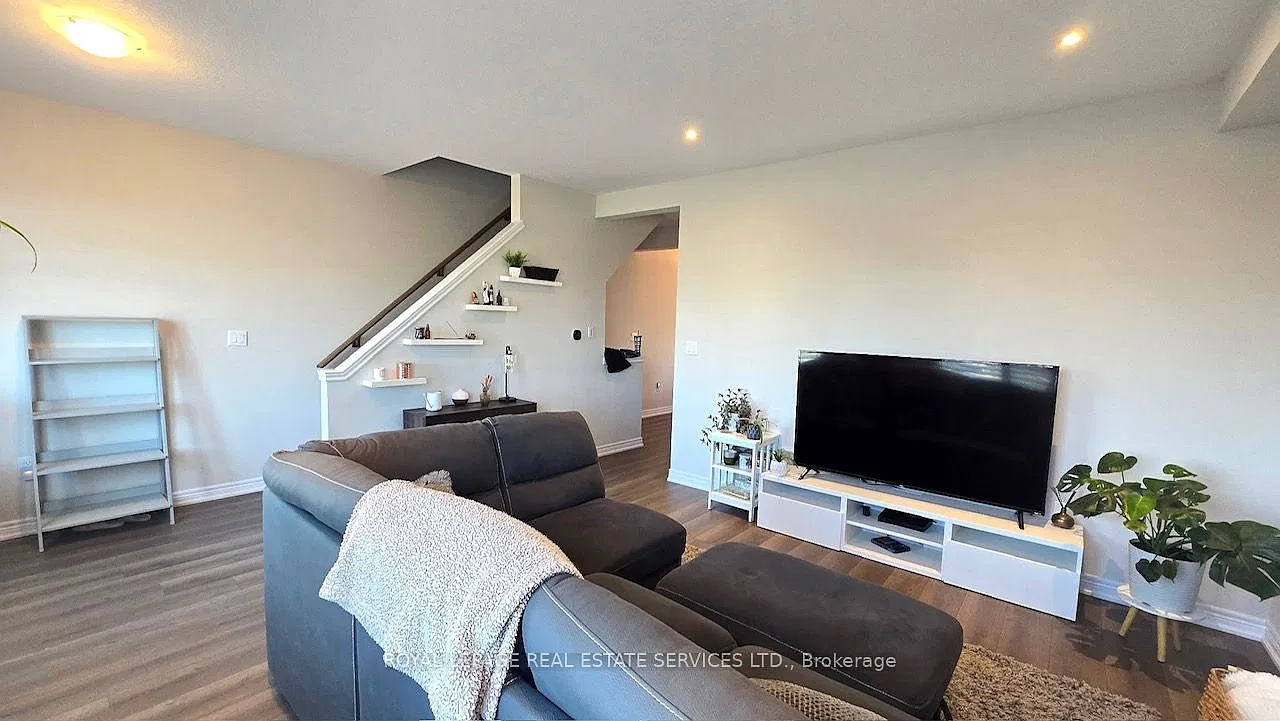 4 bed, $2,950 — Photo 4