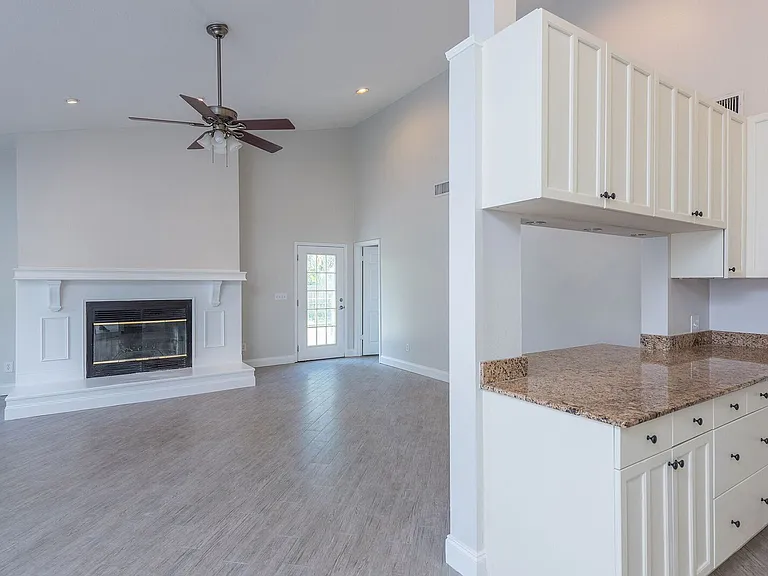 3908 W McKay Ave — Photo 8