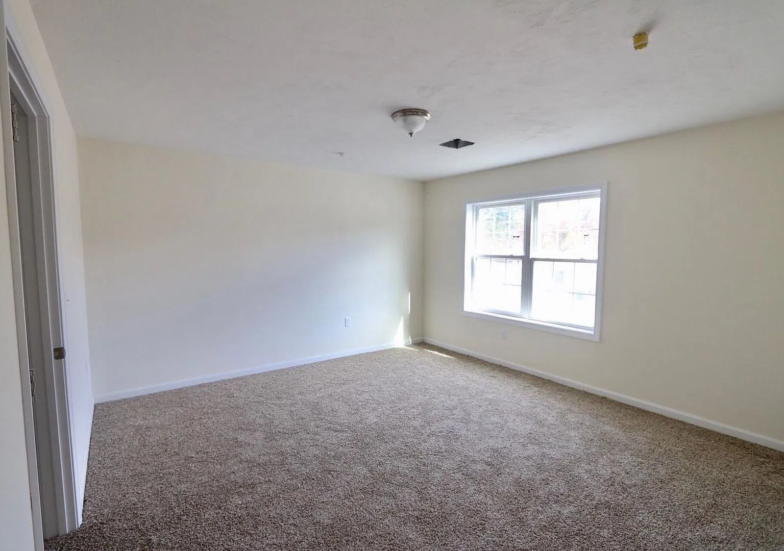 7 Rogers Way — Photo 3
