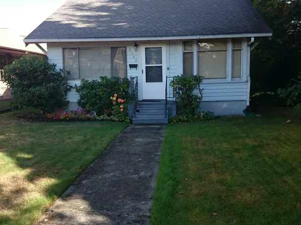 8348A 13th Ave NW, Seattle, WA 98117