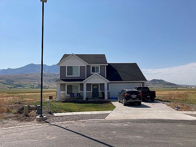1st image of 158 E Legacy Ct