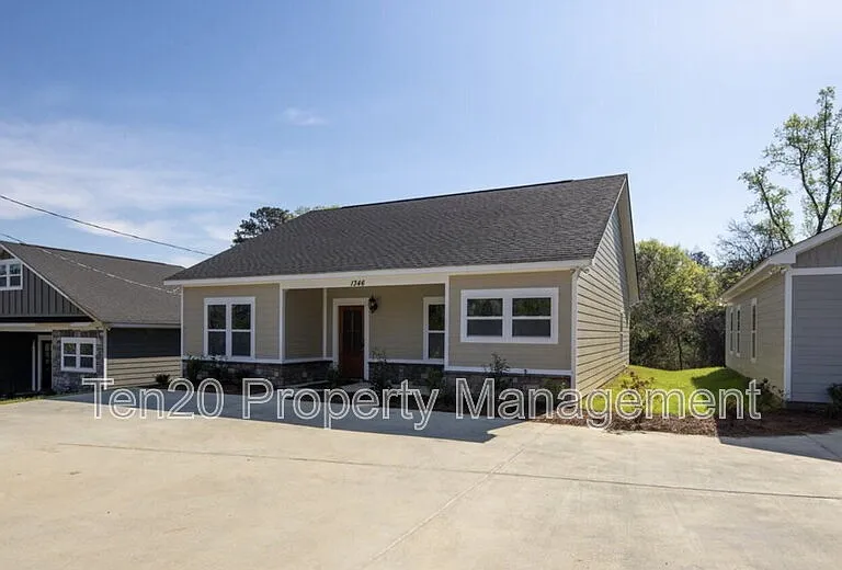 1346 Ingersoll Dr — Photo 1