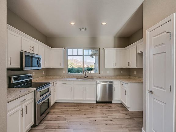 3rd image of 8226 S Hidden Trail Ct