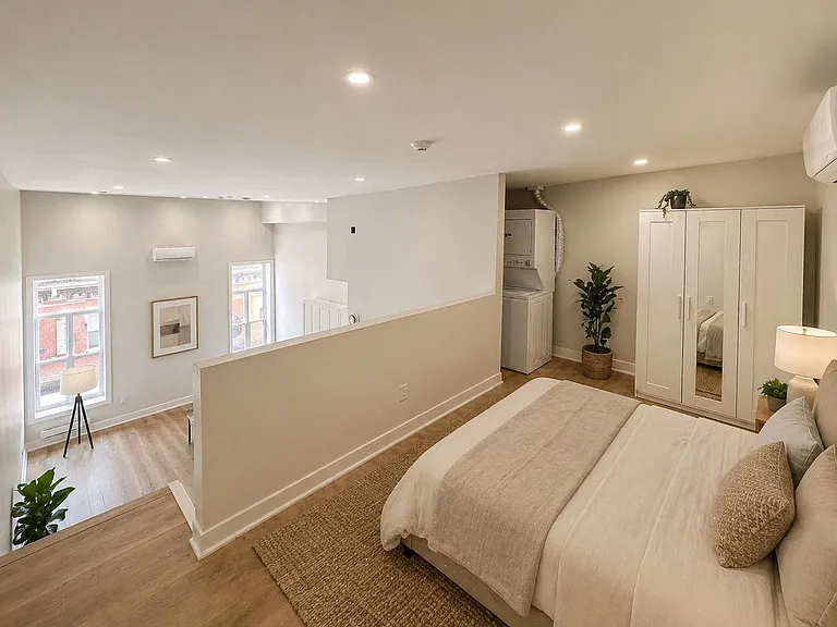 208 King St E — Photo 6