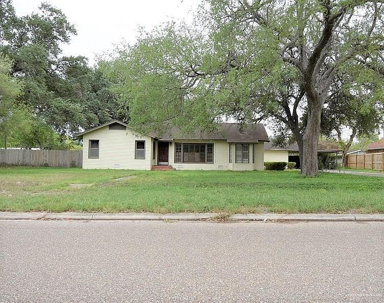 1st image of 1001 W De Soto Ave