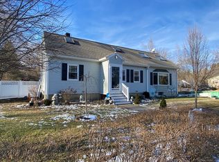 9 Mark St, Ayer, MA 01432