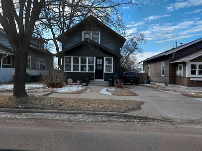 1st image of 304 3rd Ave NE