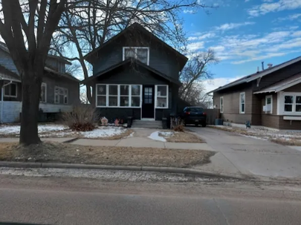 304 3rd Ave NE, Watertown, SD 57201