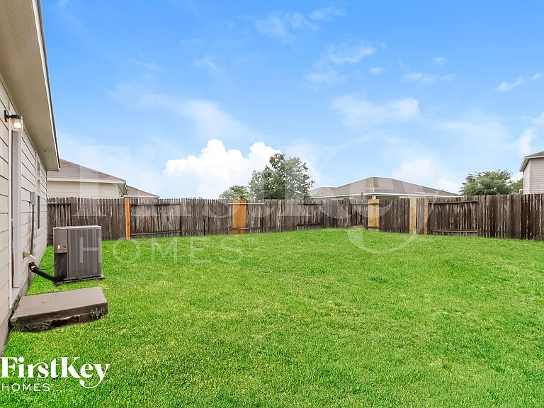 4506 Nueces River Loop — Photo 14