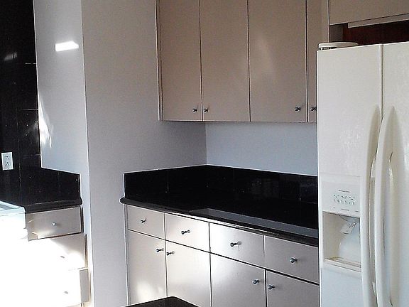 3rd image of 12855 Maui Way