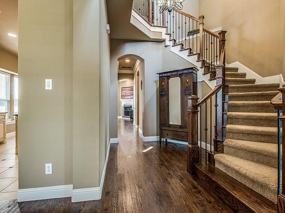 2nd image of 1624 Camino Lago