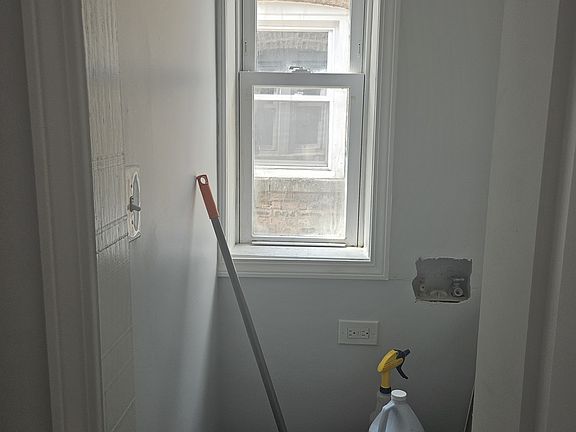 5th image of 7705 S Eggleston Ave #1
