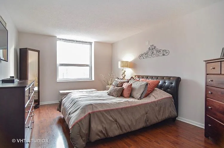 545 N Dearborn St #1903 — Photo 3