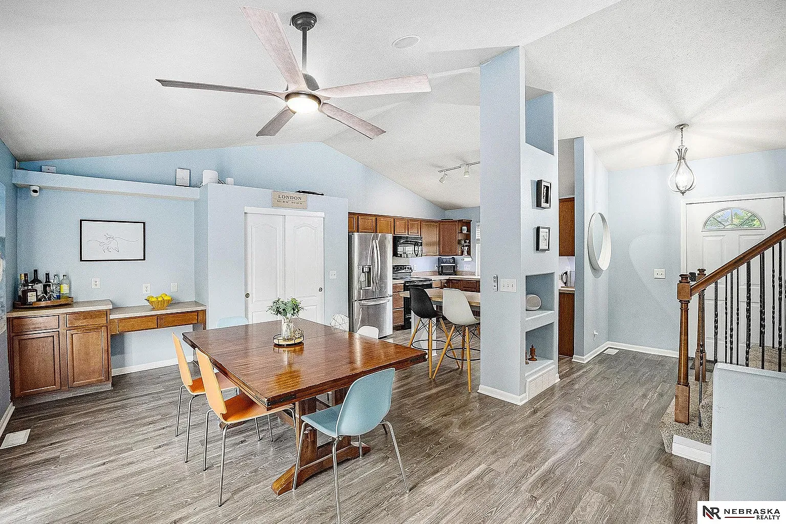 3 bed, 1905 sqft, $2,500 — Photo 4