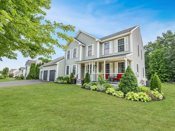 29 Stirling Avenue, Hooksett, NH 03106
