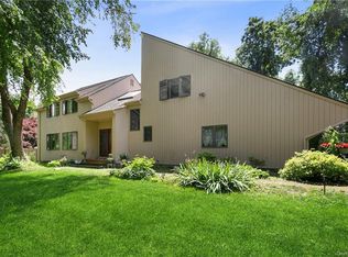 11 Powderhorn Rd, Patterson, NY 12563