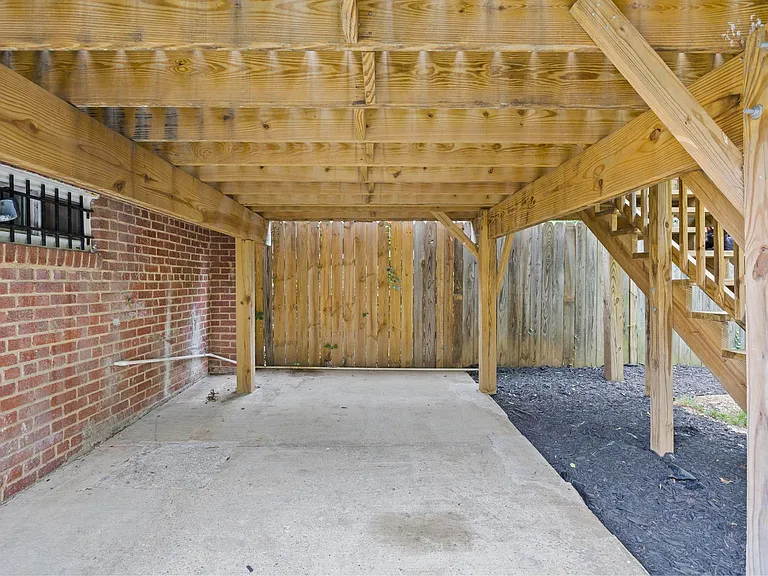 716 Audrey Ln — Photo 45