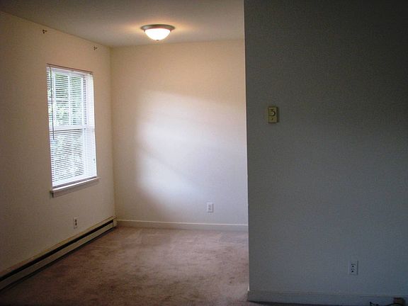 4th image of 1204 Carlton Ave APT 6