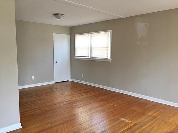 3rd image of 235 Saint Edward Ln