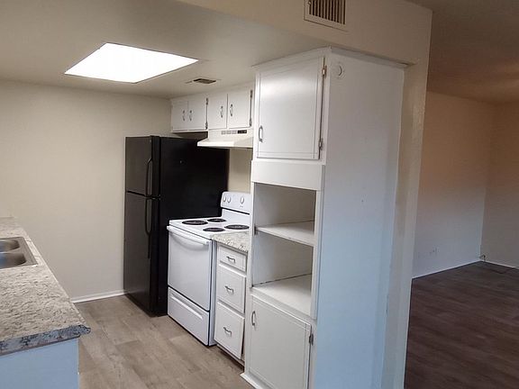 2nd image of 1410 N Mary St APT 11